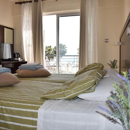 Andreas & Melanie Beach Hotel Гавренорс-Біч Екстер'єр фото