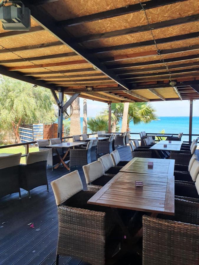 Andreas & Melanie Beach Hotel Гавренорс-Біч Екстер'єр фото