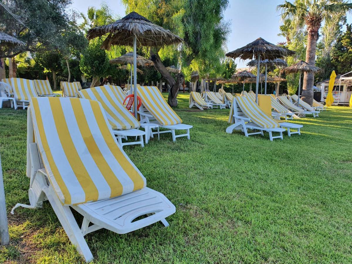 Andreas & Melanie Beach Hotel Гавренорс-Біч Екстер'єр фото