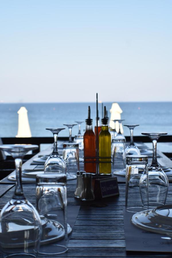Andreas & Melanie Beach Hotel Гавренорс-Біч Екстер'єр фото
